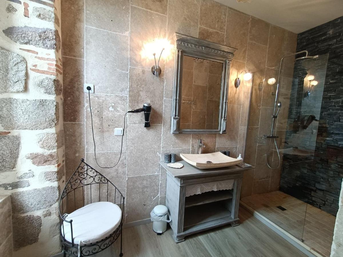 Le Manoir "Aux Douves" Bed & Breakfast Bazoges-en-Paillers Luaran gambar