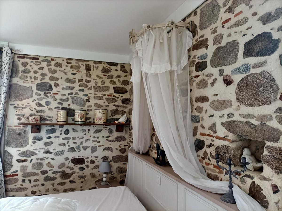 Le Manoir "Aux Douves" Bed & Breakfast Bazoges-en-Paillers Luaran gambar