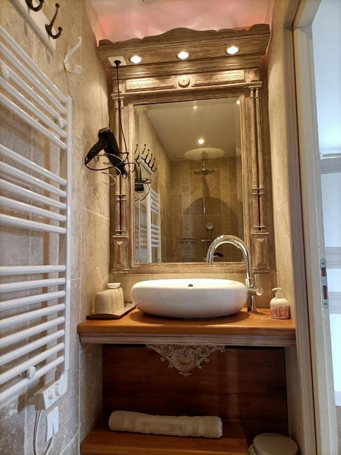 Le Manoir "Aux Douves" Bed & Breakfast Bazoges-en-Paillers Luaran gambar