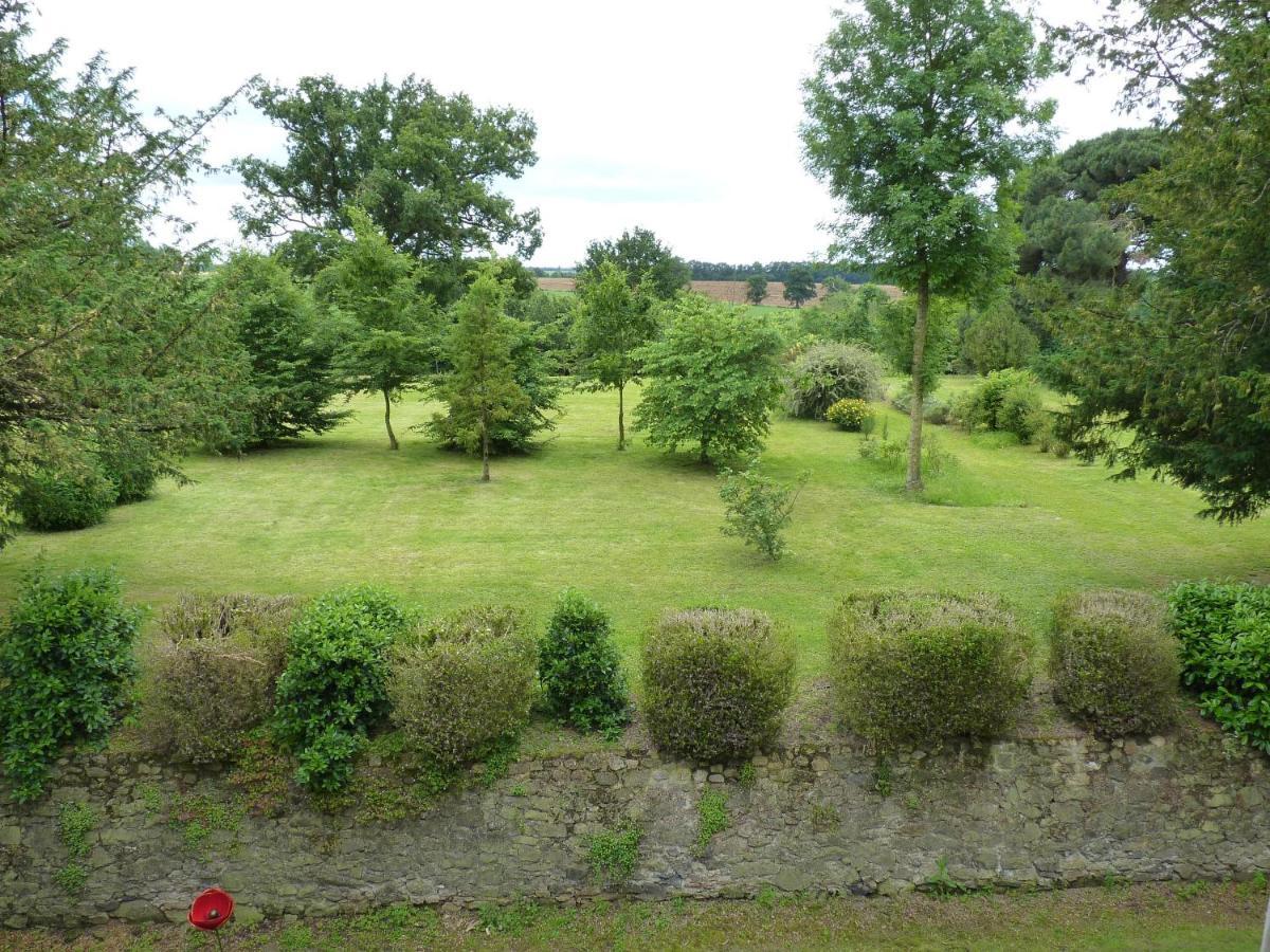 Le Manoir "Aux Douves" Bed & Breakfast Bazoges-en-Paillers Luaran gambar