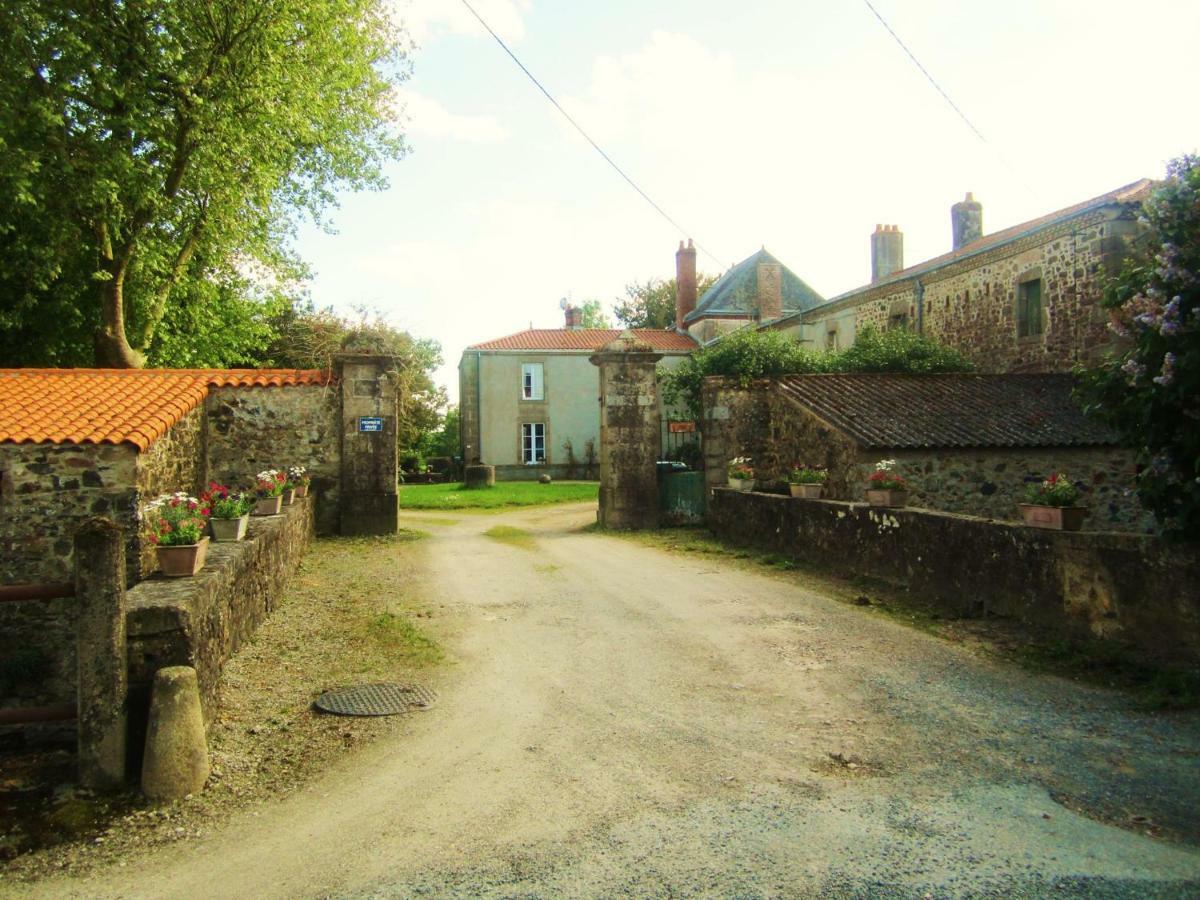 Le Manoir "Aux Douves" Bed & Breakfast Bazoges-en-Paillers Luaran gambar