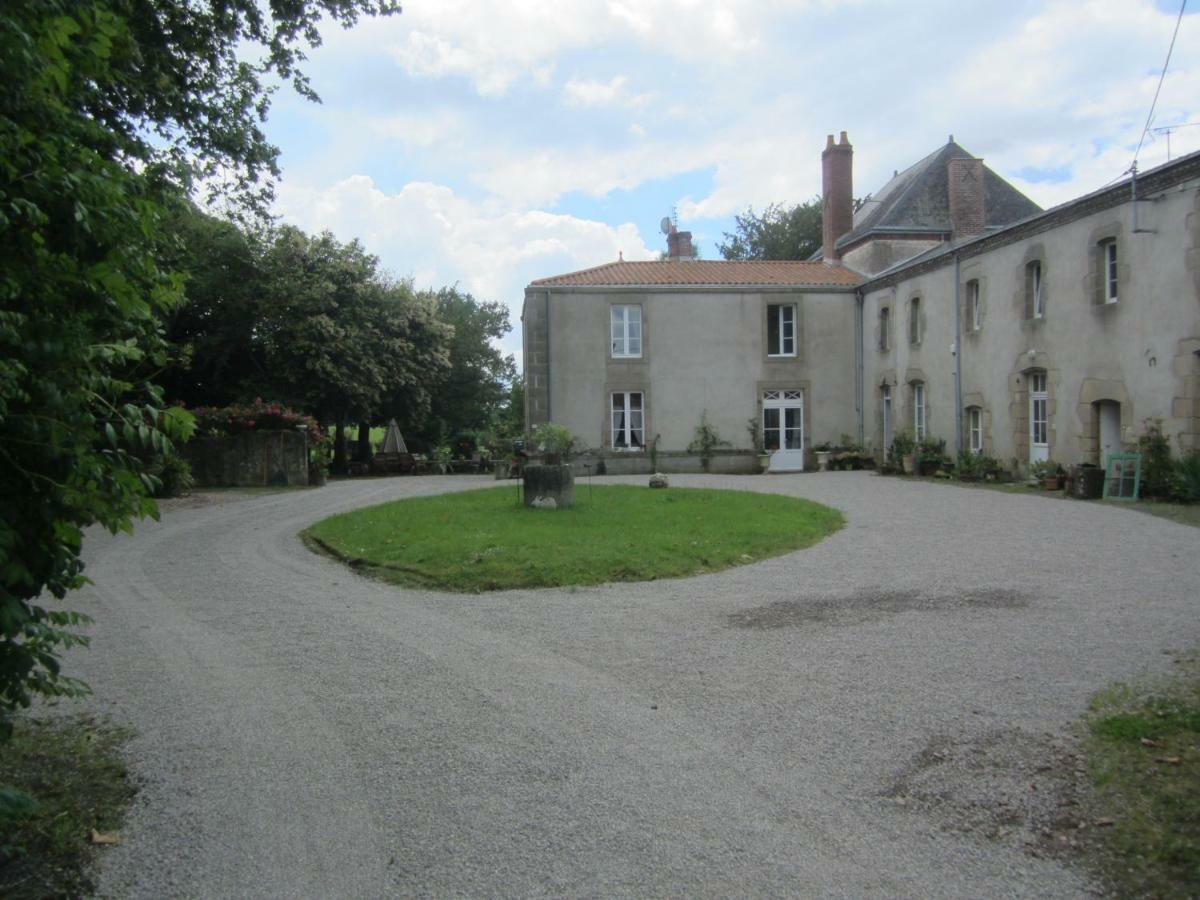 Le Manoir "Aux Douves" Bed & Breakfast Bazoges-en-Paillers Luaran gambar